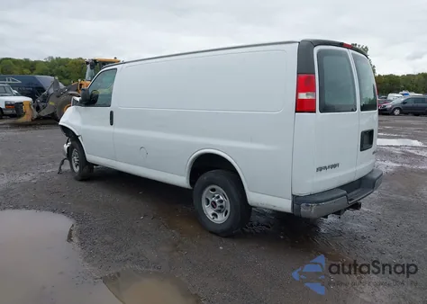 2017 GMC Savana 2500 Work Van z USA, uszkodzony, nr VIN 1GTW7AFF8H1906121